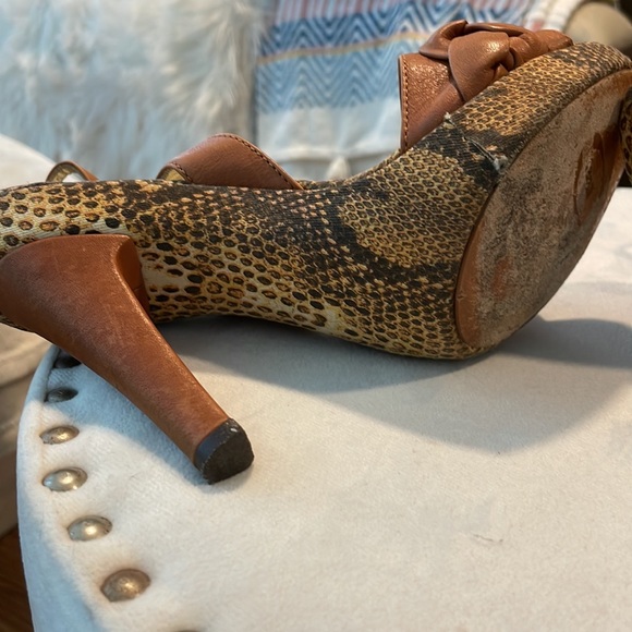 ✨🤎Just cavalli leather braided heel✨✨ - Picture 6 of 6